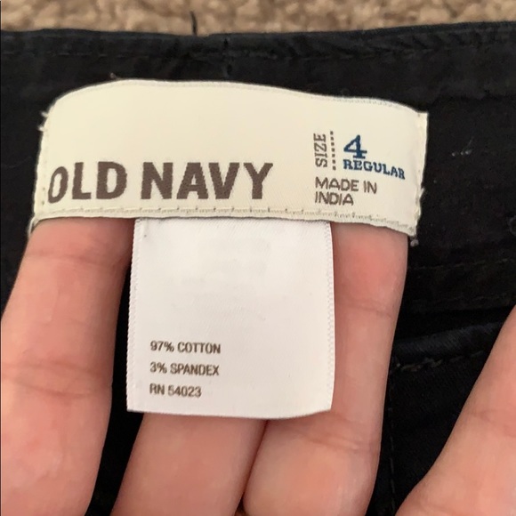 Old navy cargo pants - Picture 3 of 3